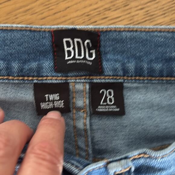 BDG Urban Outfitters EUC Twig High Rise Jenas size 28 - Picture 2 of 5